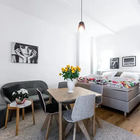 Apartment P42 Room22 Kollwitzkiez *