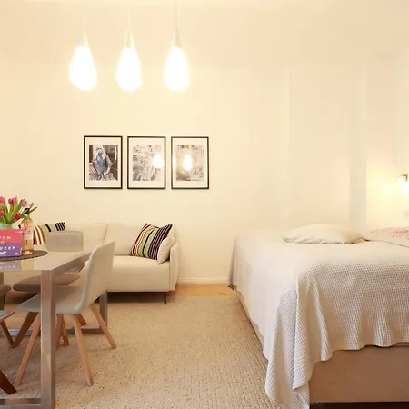 P42 Room22 Kollwitzkiez * برلين