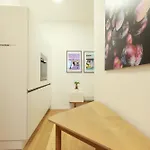 P42 Room22 Kollwitzkiez Апартаменты