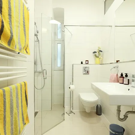 P42 Room22 Kollwitzkiez Берлин